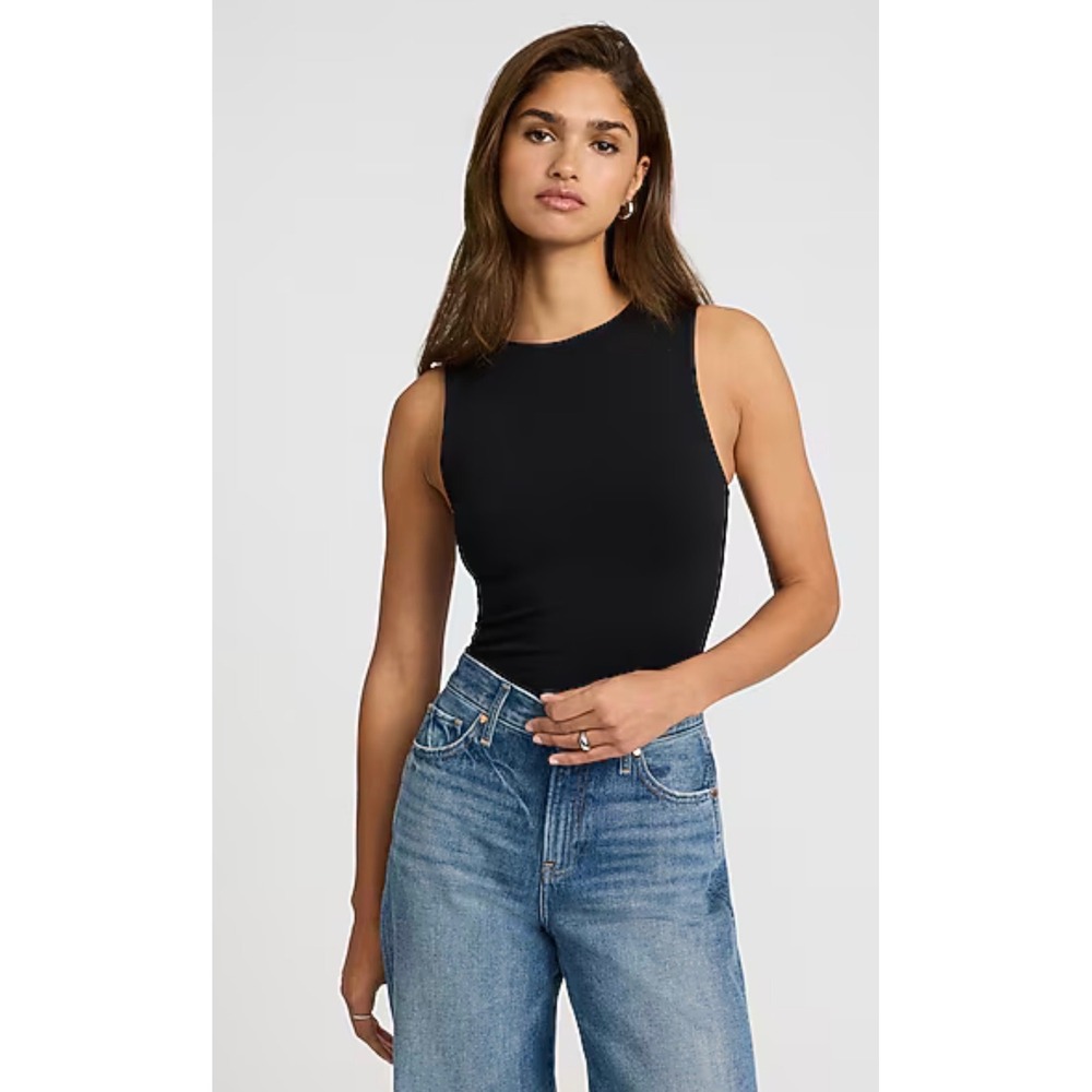 Express Body Contour High Compression Crew Neck Tank Top Black Sleeveless
